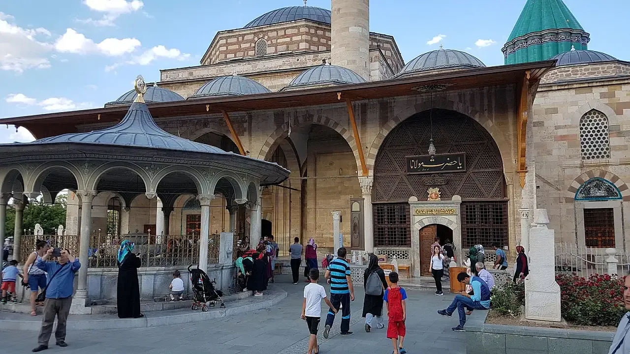 en-cok-mevlana-muzesi-ziyaret-1716132643-ntmc85.webp