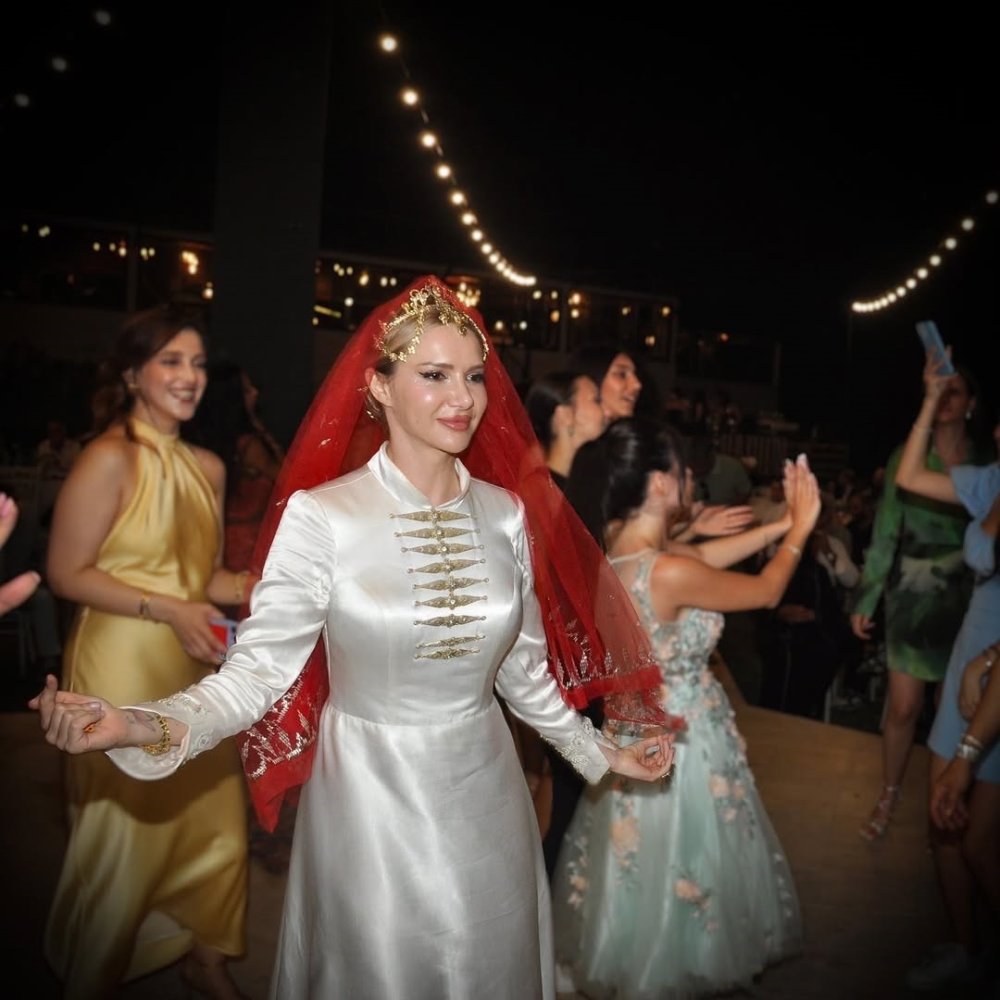 Rumen şarkıcı Otilia Bruma, Yalova’da düğün yaptı