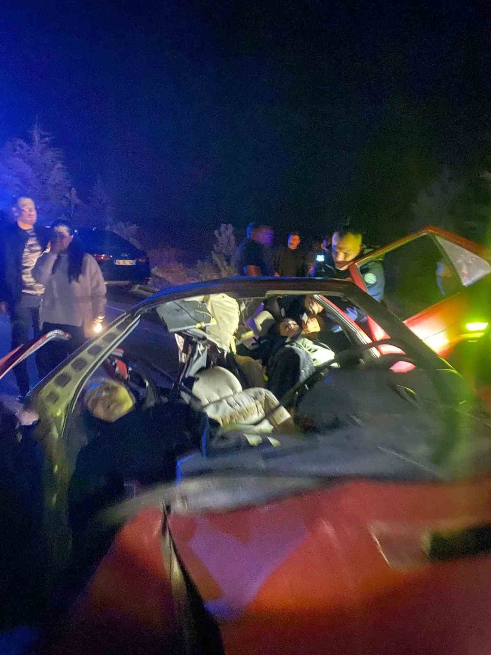 AK Partili Milletvekilinin aracı kazaya karıştı!  1 ölü