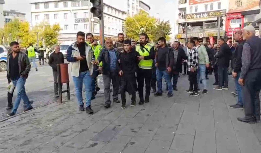 Polis ekipleri katliamı önledi! 4 yaralı, 7 gözaltı