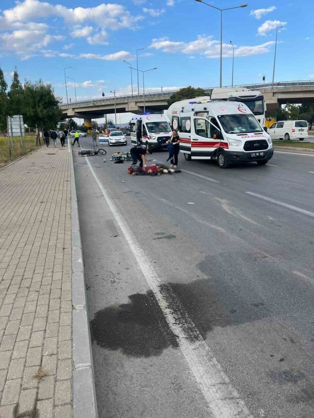 Tırın çarptığı 2 genç hayatını kaybetti
